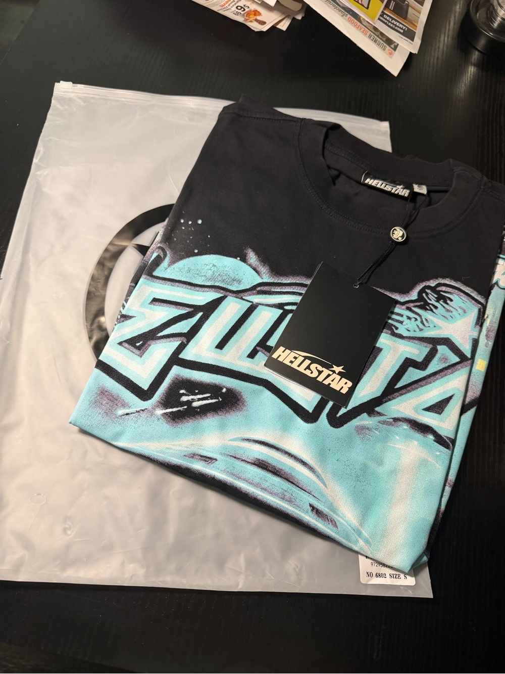 Helstarr Men's Short-Sleeve Graphic Tee in Black & Light Blue